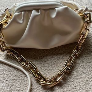 Forever 21 Bag Faux Leather Shoulder Handbag Cream Thick Gold Chain Handle 10X4”